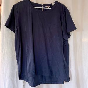 Levi’s Navy top, super soft